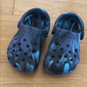 CROCS Blue and Black Water Shoes with Ventilation